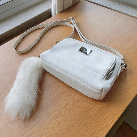 Small White Purse - Picture 7 of 9